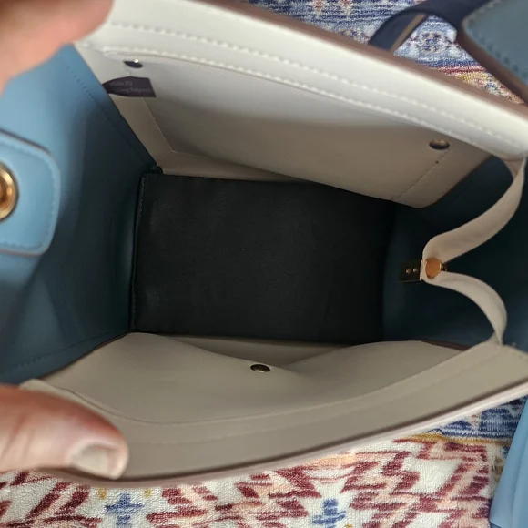 WRANGLER Like New Colorblock Cross Body 2-in-1Leather Purse/Bag Blue/white (348) - Picture 13 of 16